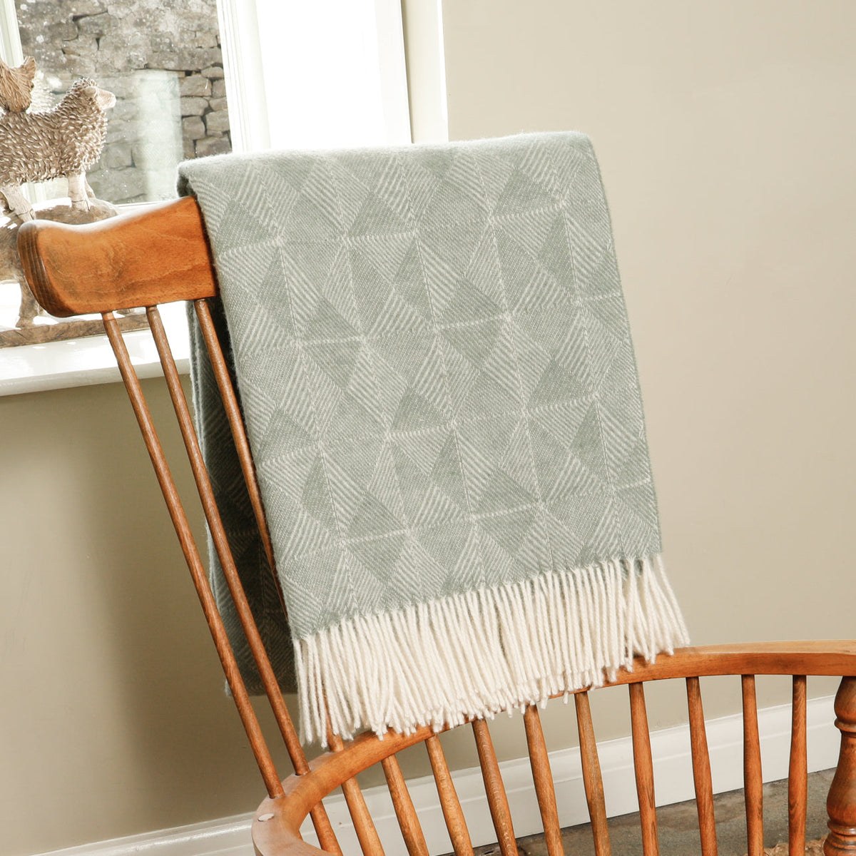 Luxury New Zealand Wool Blanket – Diamond Pattern