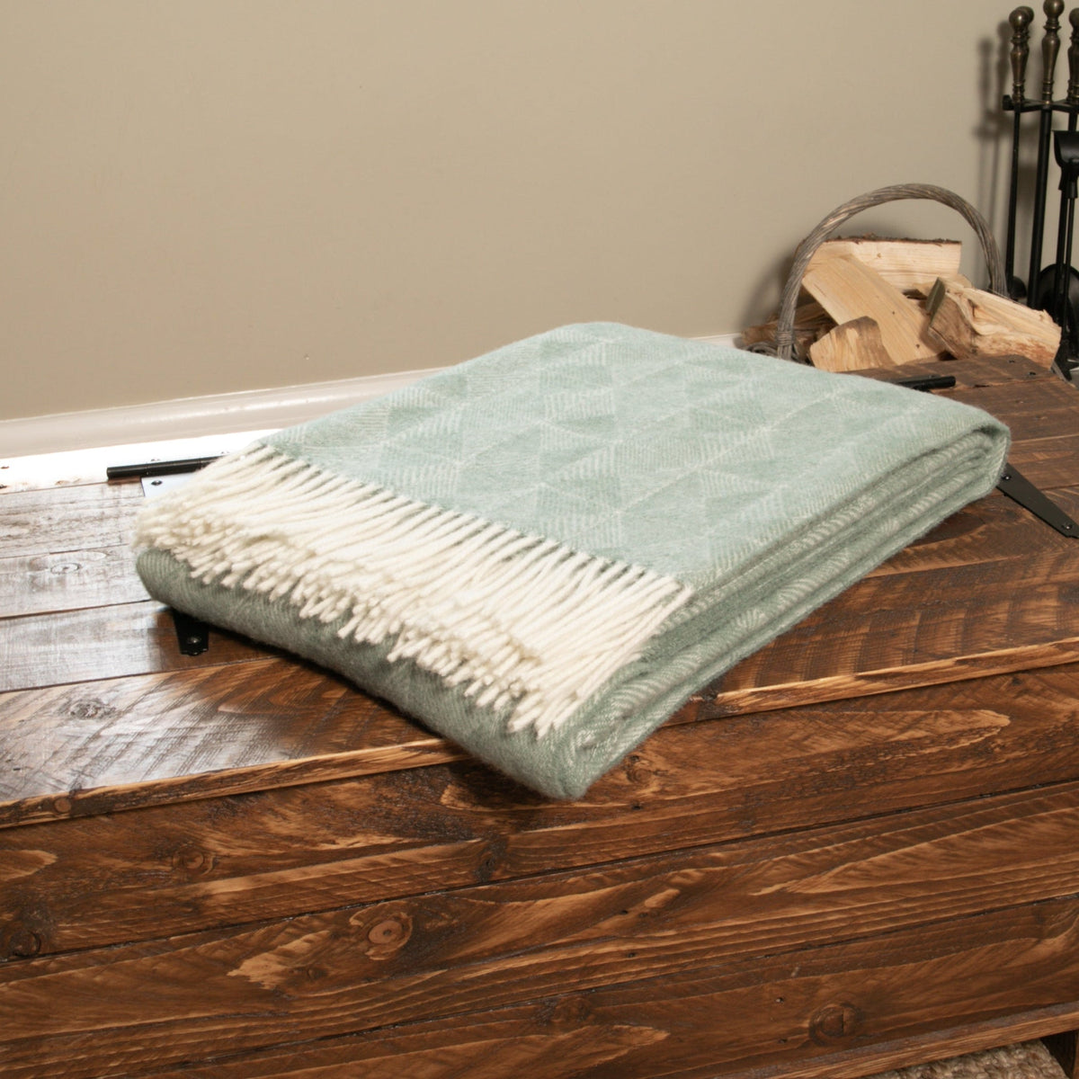 Luxury New Zealand Wool Blanket – Diamond Pattern