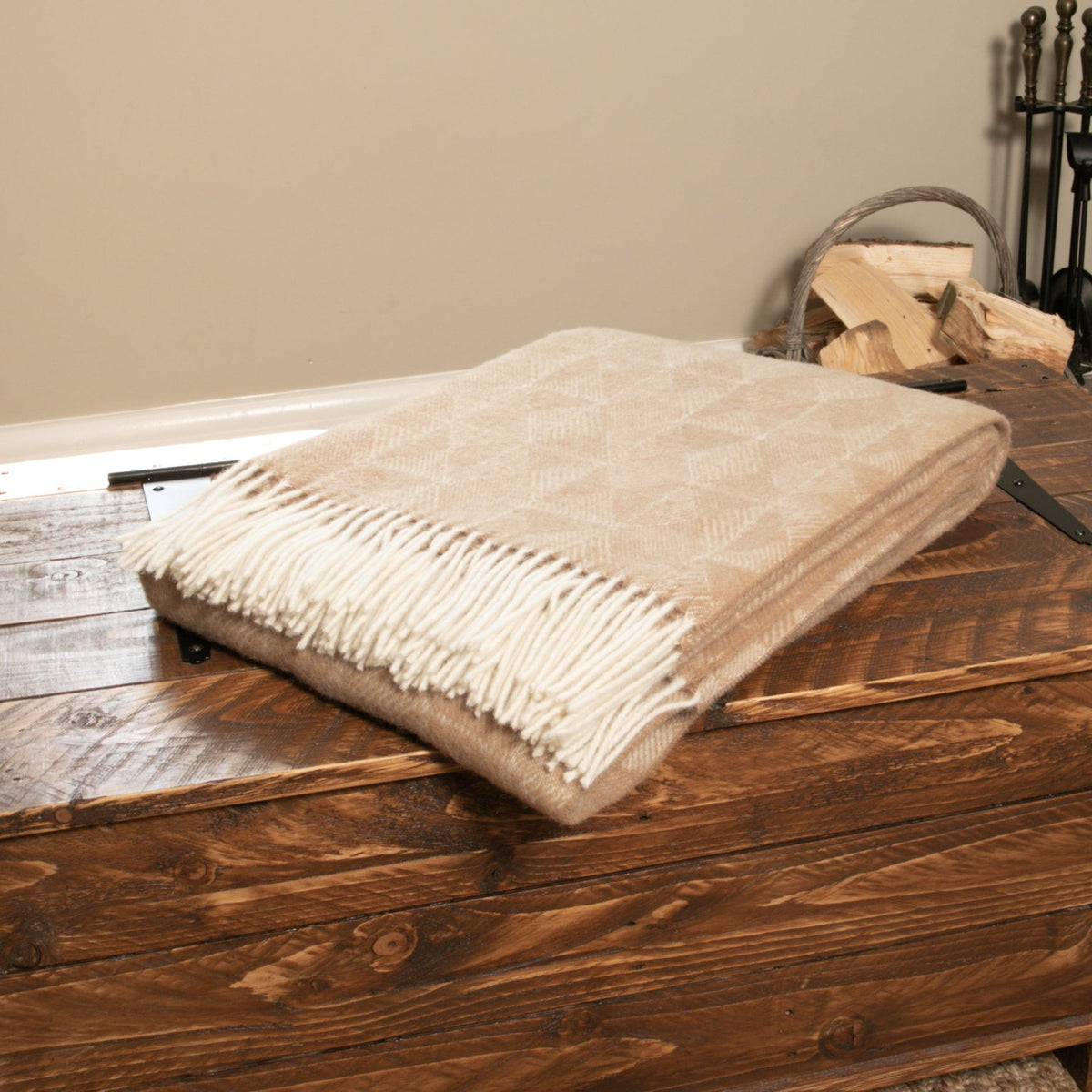 Luxury New Zealand Wool Blanket – Diamond Pattern